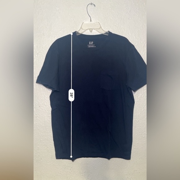 Gap dark blue T-shirt standard fit with front pocket size large - Picture 6 of 7